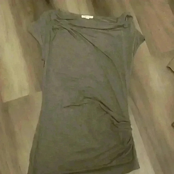 Women's Tops  - Picture 3 of 4